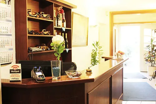 Hotel Altenwerder Hof 3*